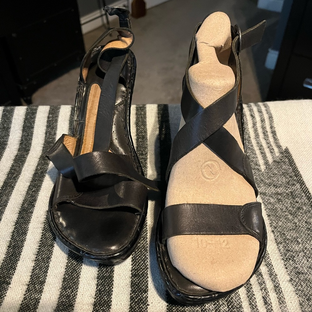 Born women's size 10 black wedges in very good used condition.